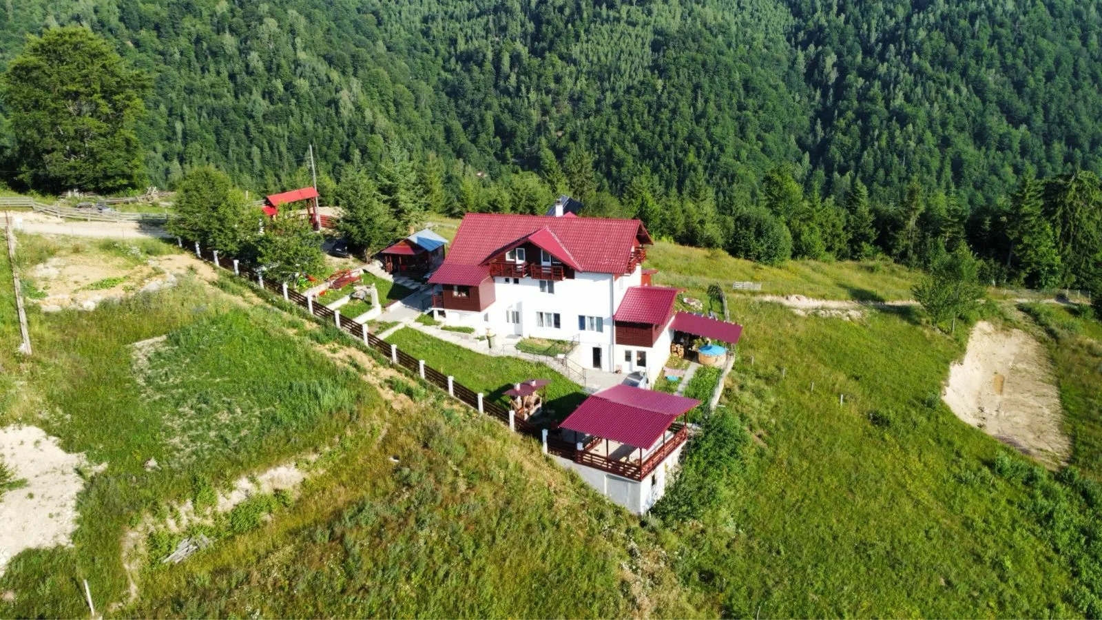 Cabană cu ciubăr – Muntele Rece — Muntele Rece, Cluj