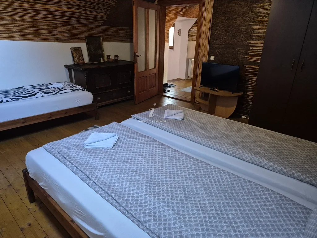 Pensiunea Carul Mare — Rășinari, Sibiu (piscină + ciubăr) — Rășinari, Sibiu