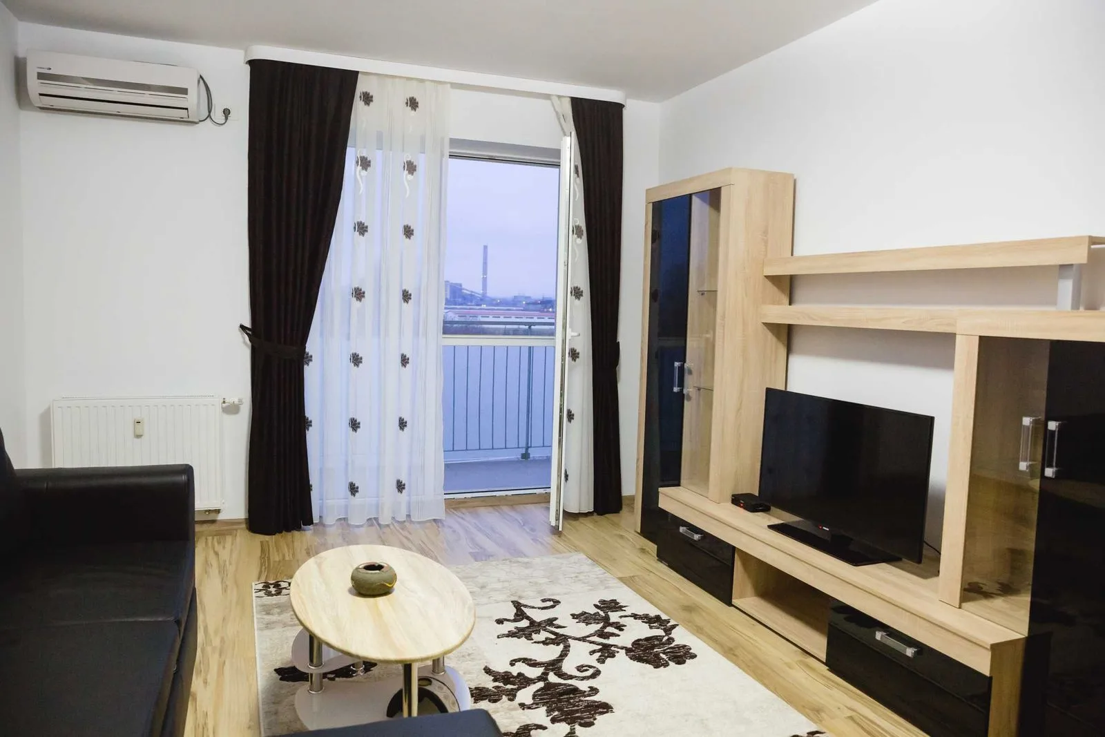 Cazare Inchiriere Regim Hotelier Ap. 2 cam. decomandat Prima lux — Oradea, Bihor