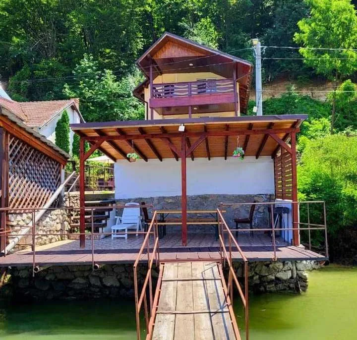 Cazare (integral toată casa) Casa de vacanță pe Clisura Dunării Dubova — Dubova, Mehedinți
