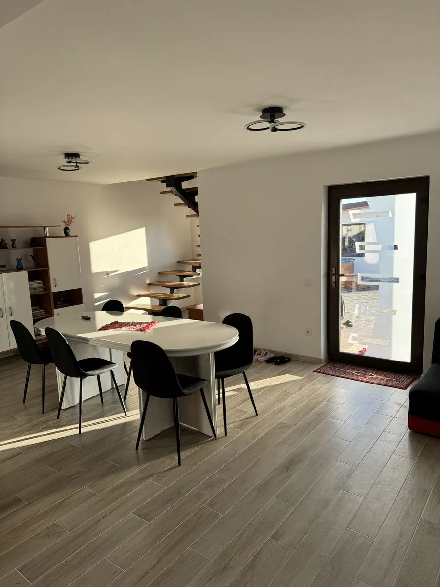 Cabana de inchiriat cu jacuzzi si foisor pentru 10-12 persoane - LIBERA de Craciun si Revelion — Rusii-Munti, Mureș