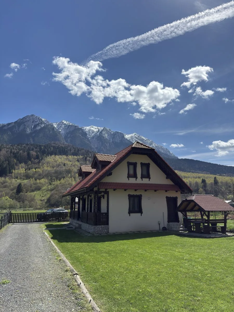 Cabana de inchiriat la poalele muntilor Piatra Craiului — Zarnesti, Brașov