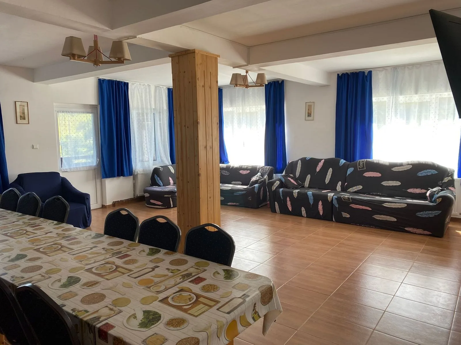 Cabana de inchiriat 11 camere 22 persoane muntele rece  jud. Cluj — Cluj-Napoca, Cluj