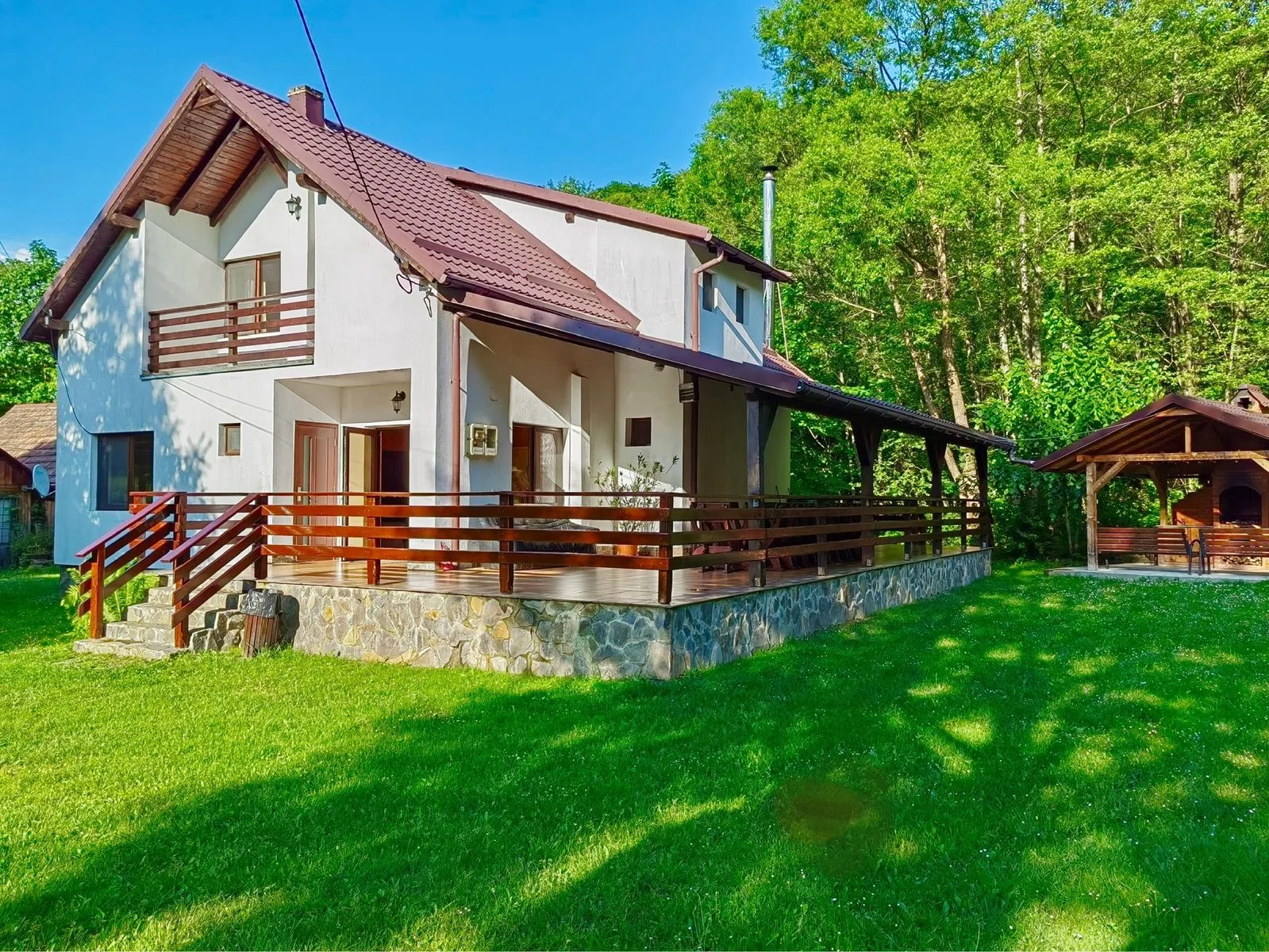 Cabană de închiriat în sat turistic Dejani, jud. Brașov — Dejani, Brașov