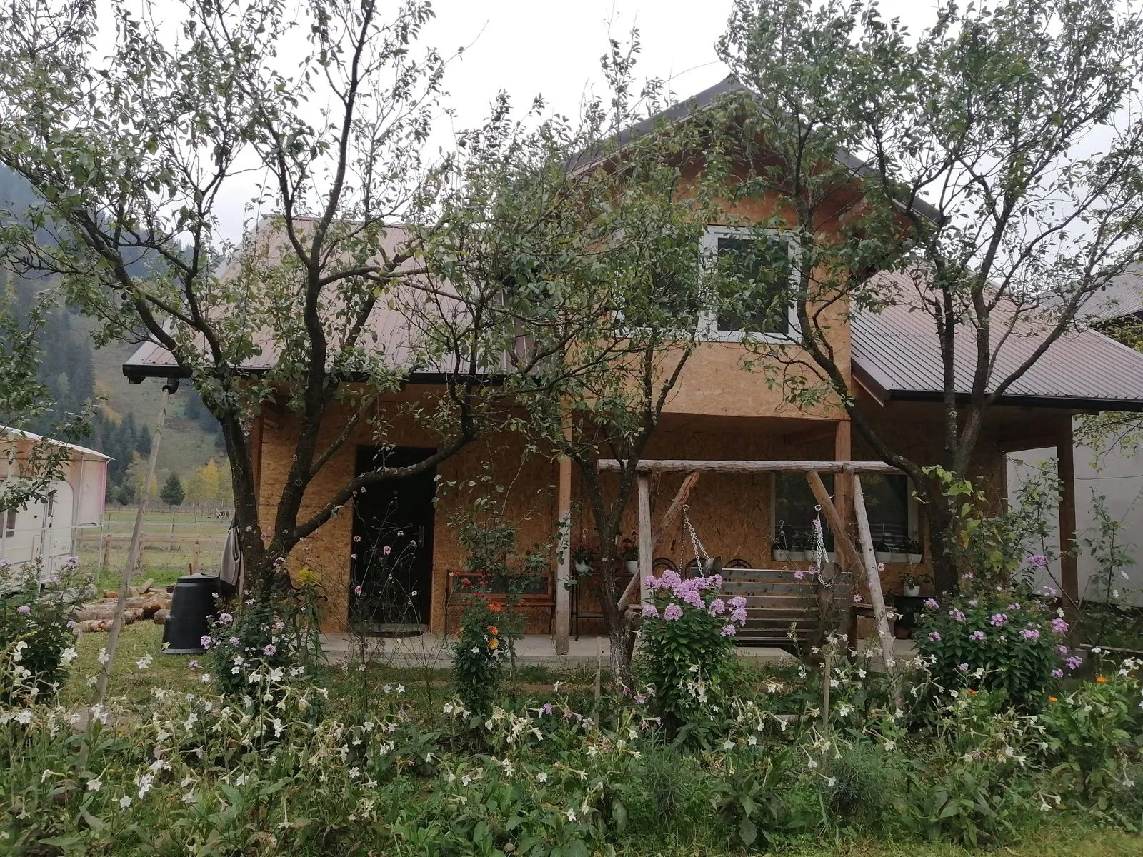Cabana de inchiriat la 8km de Vatra Dornei de Craciun si Revelion — Vatra Dornei, Suceava