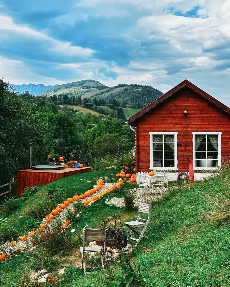 Hillside Tiny Cottage · Bran, Brașov, Bran, Brașov